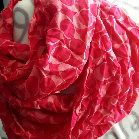 Lightweight coach scarf - Picture 2 of 4